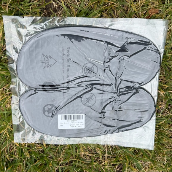 NWT Seekway unisex aqua socks - women's size 7-8 & men's size 6-7 - Picture 1 of 4